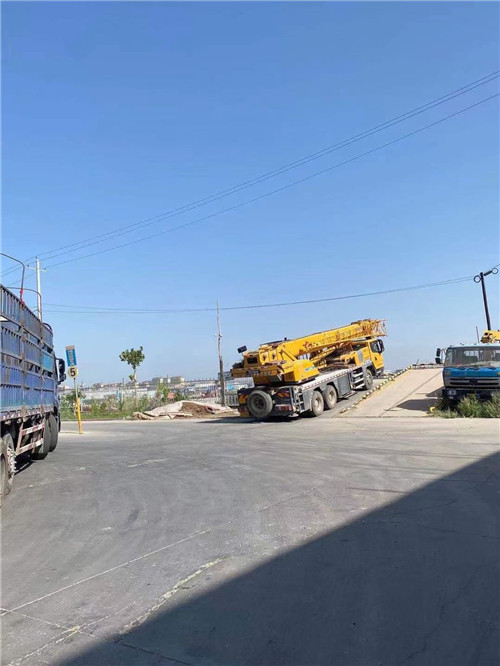 沧县25吨吊车的租赁价格大概是多少？