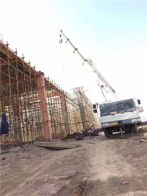 沧县吊车作业的安全注意事项有哪些？